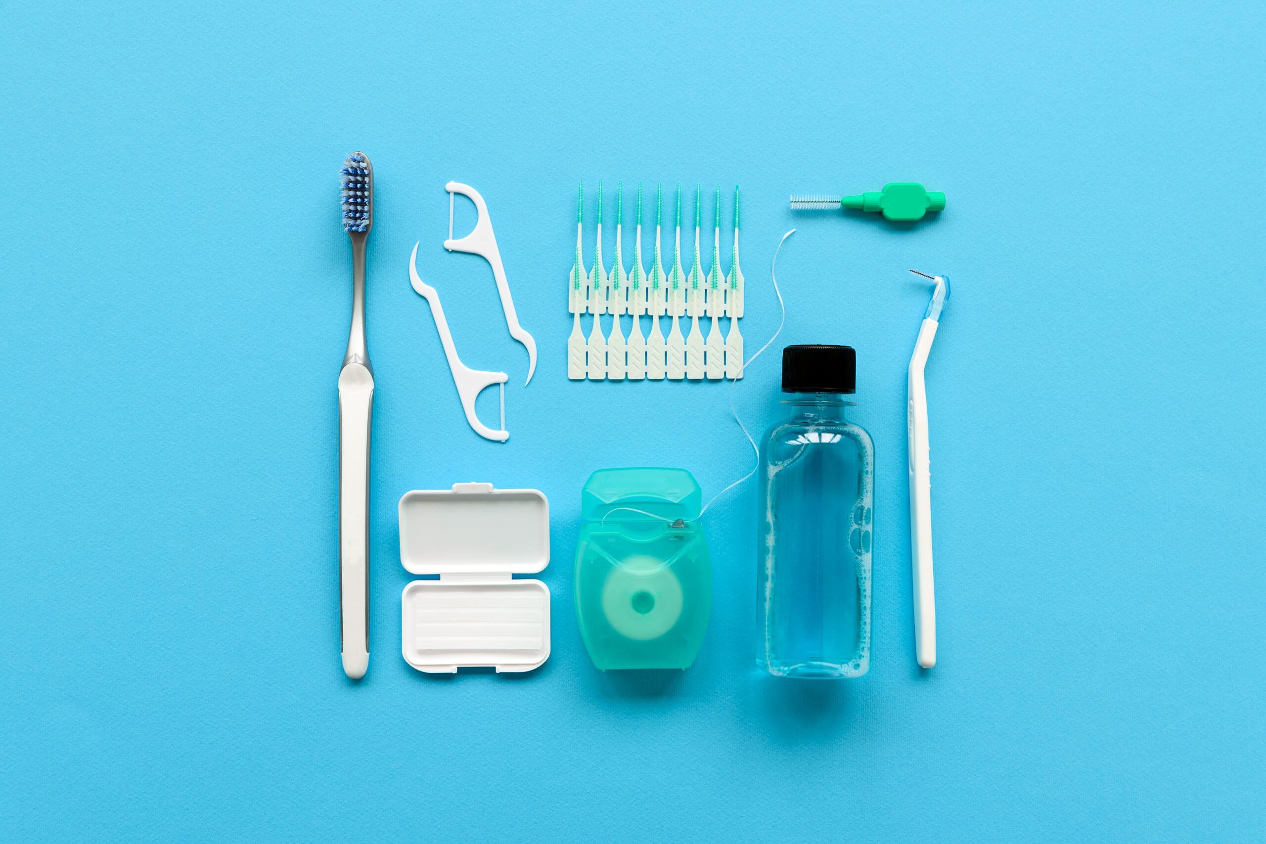 Différents outils pour les soins dentaires clinique G&L